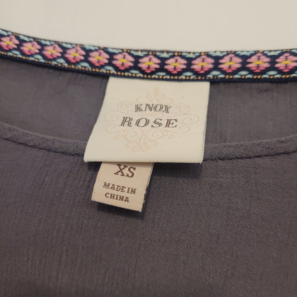Knox Rose Gray Boho Top Tassel Hem Crochet Trim Gauze Festival XS - Picture 2 of 7
